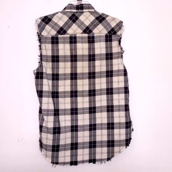 🌞 Guess sleeveless distressed muscle shirt button up collar pockets plaid S - Picture 2 of 16
